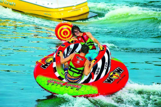 Буксировочный водный аттракцион плюшка Cyclone Towable