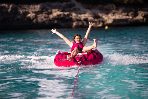 Буксировочный водный аттракцион плюшка Rumble Towable 1P Hot Pink, 230120003